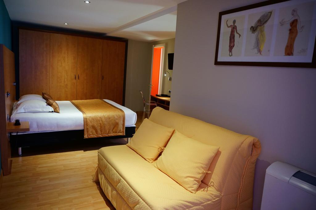 Logis Hotel De Bourgogne - Mâcon Buitenkant foto