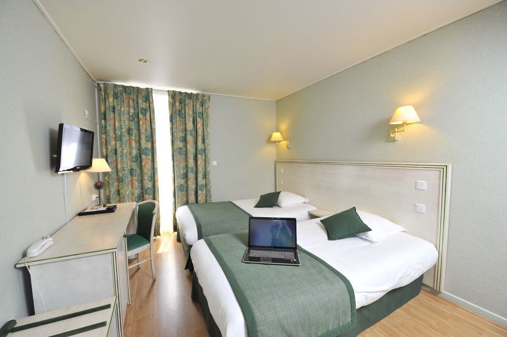 Logis Hotel De Bourgogne - Mâcon Buitenkant foto